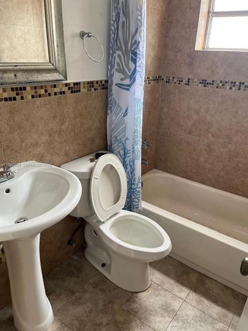 285 NE 191st St 2901, Miami, FL 33179