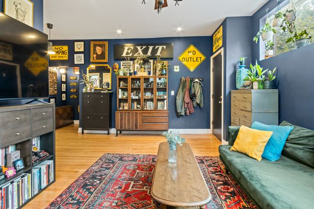 2558 W Haddon Avenue 1, Chicago, IL 60622