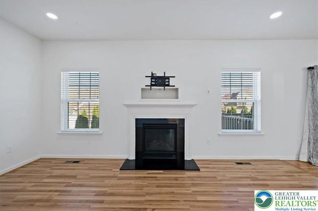 17 Stonecreek Court, Palmer Twp, PA 18045