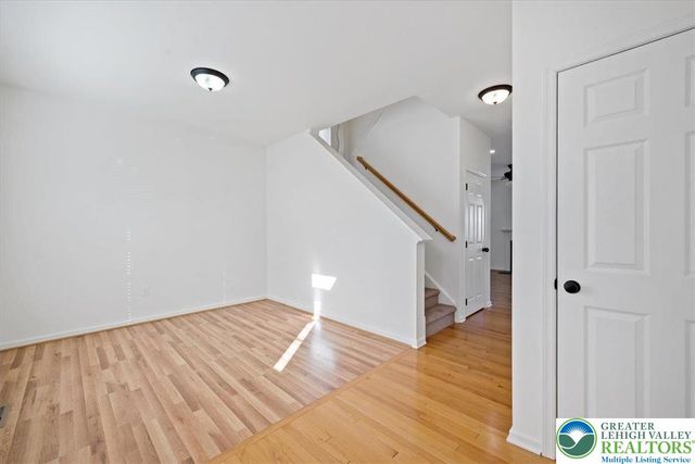 17 Stonecreek Court, Palmer Twp, PA 18045