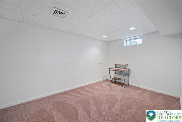 17 Stonecreek Court, Palmer Twp, PA 18045