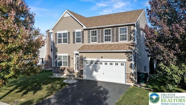 17 Stonecreek Court, Palmer Twp, PA 18045