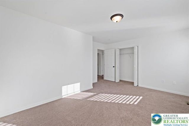 17 Stonecreek Court, Palmer Twp, PA 18045