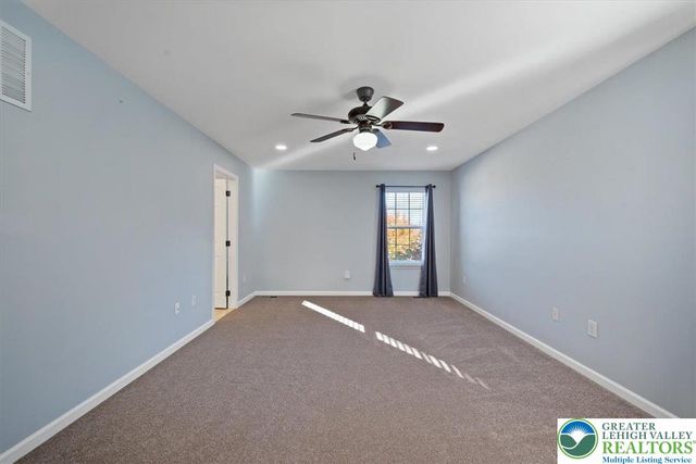 17 Stonecreek Court, Palmer Twp, PA 18045