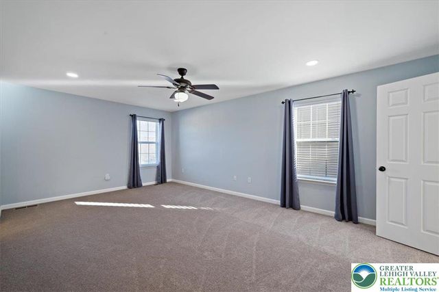 17 Stonecreek Court, Palmer Twp, PA 18045