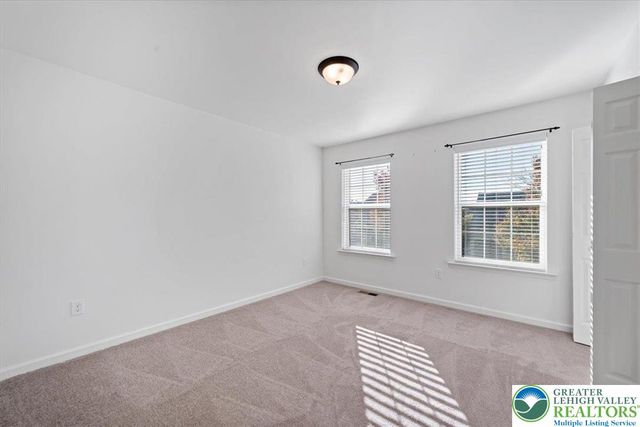 17 Stonecreek Court, Palmer Twp, PA 18045