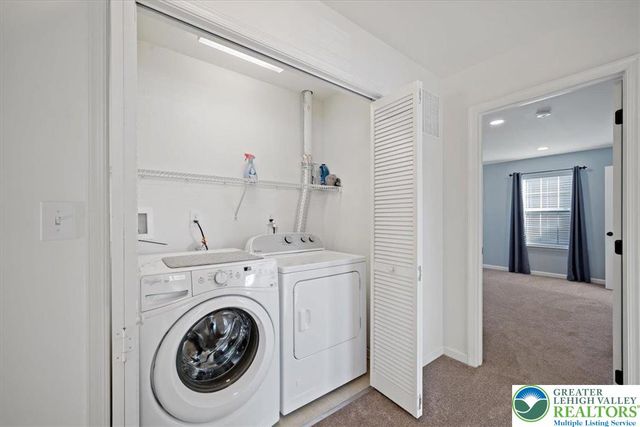 17 Stonecreek Court, Palmer Twp, PA 18045