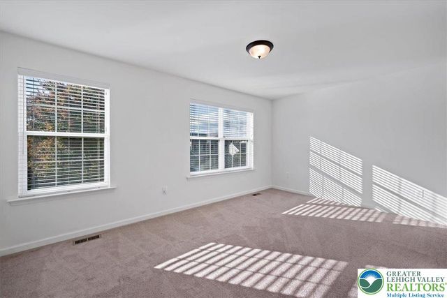 17 Stonecreek Court, Palmer Twp, PA 18045