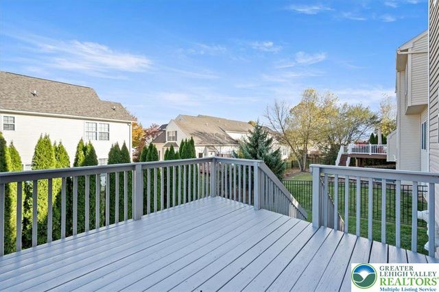 17 Stonecreek Court, Palmer Twp, PA 18045