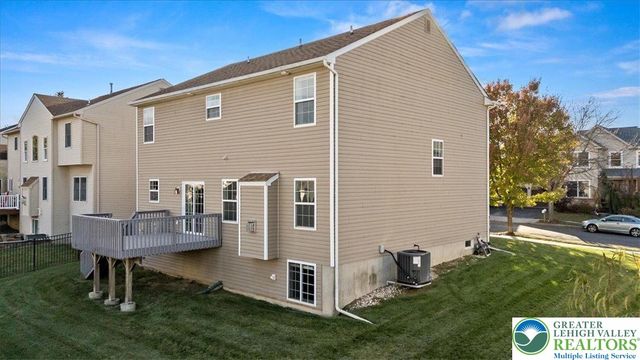 17 Stonecreek Court, Palmer Twp, PA 18045