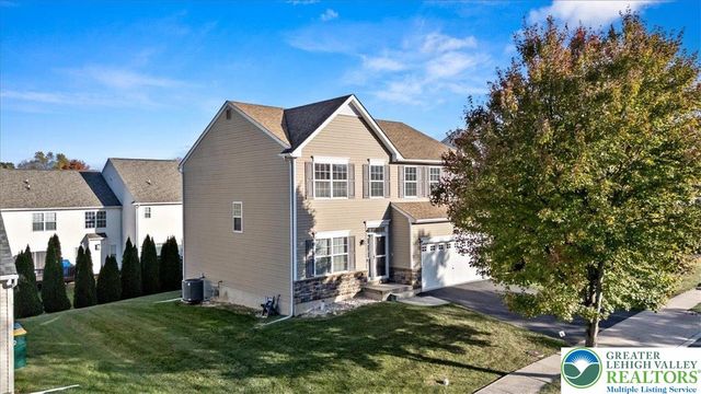 17 Stonecreek Court, Palmer Twp, PA 18045