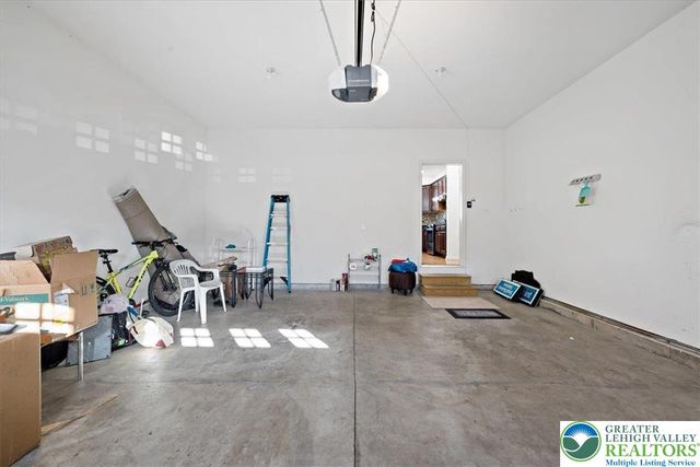 17 Stonecreek Court, Palmer Twp, PA 18045