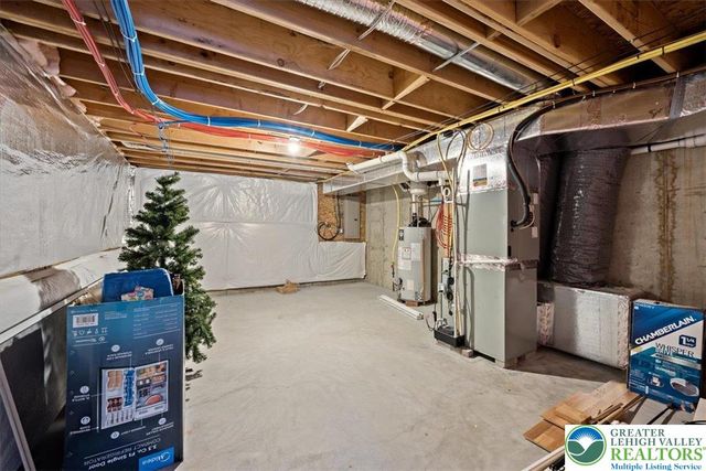 17 Stonecreek Court, Palmer Twp, PA 18045