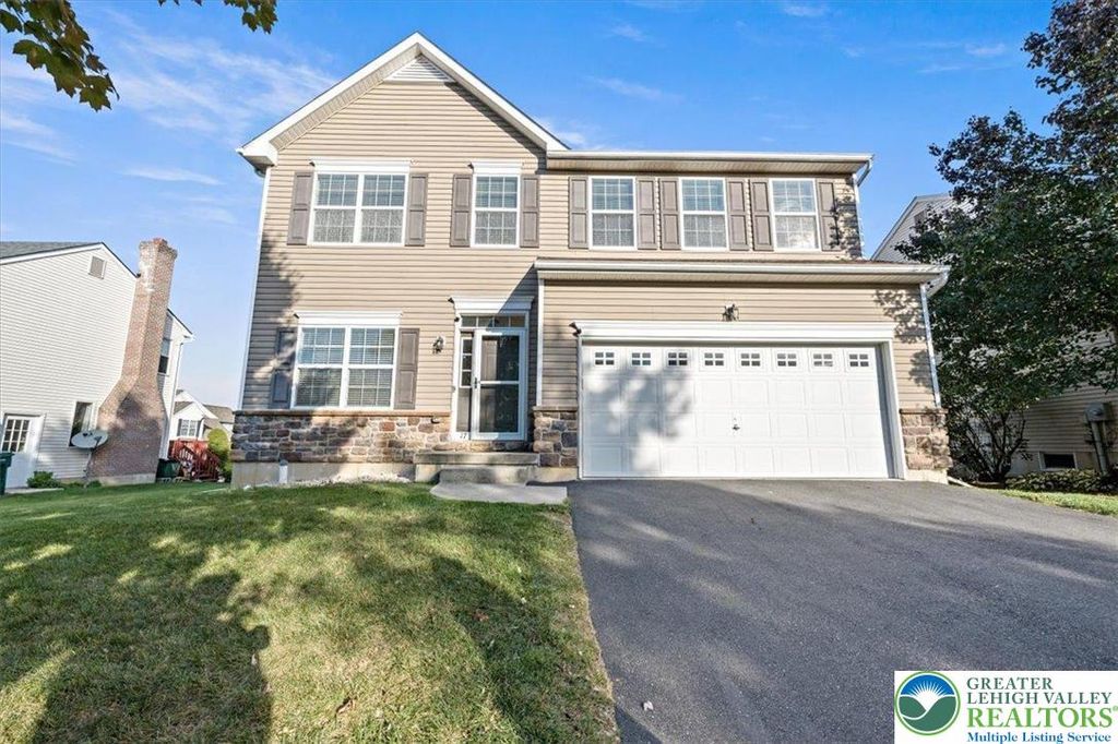 17 Stonecreek Court, Palmer Twp, PA 18045