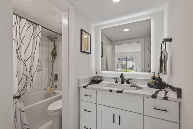 2532 S Boundbrook Dr S S 102, Palm Springs, FL 33406