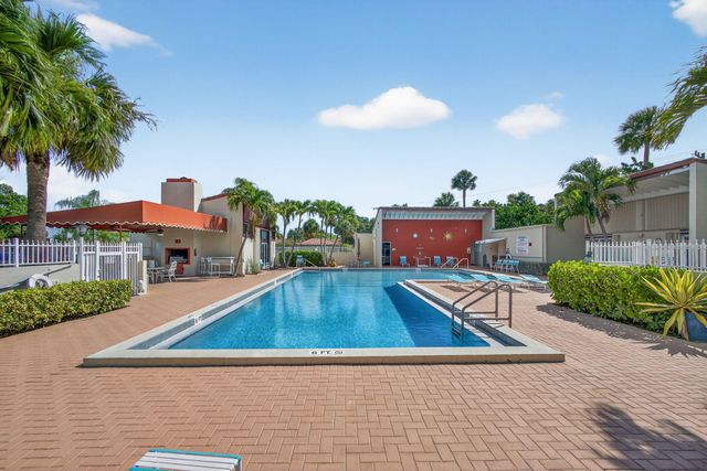 2532 S Boundbrook Dr S S 102, Palm Springs, FL 33406