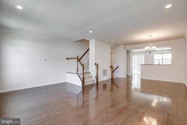 43005 PARIS GAP SQ, Ashburn, VA 20148