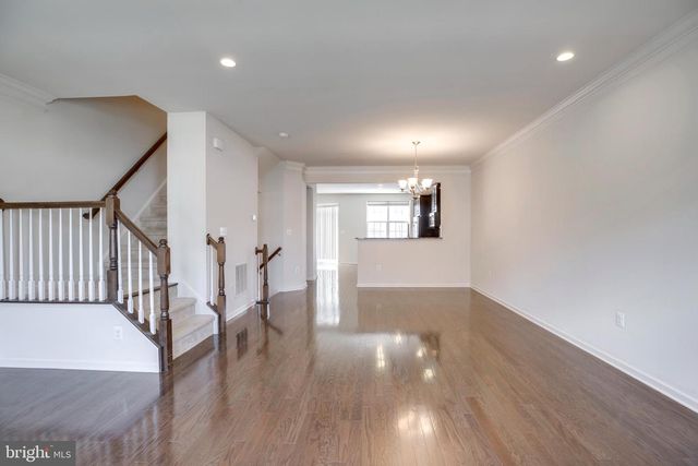 43005 PARIS GAP SQ, Ashburn, VA 20148