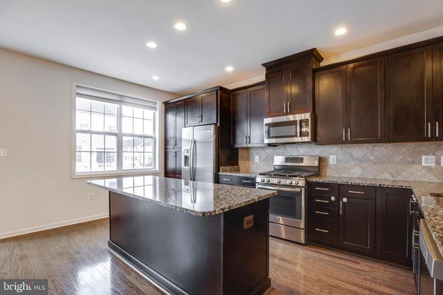 43005 PARIS GAP SQ, Ashburn, VA 20148