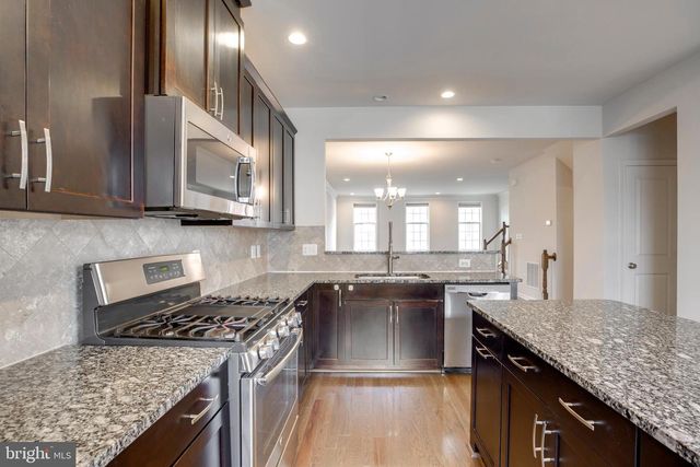 43005 PARIS GAP SQ, Ashburn, VA 20148