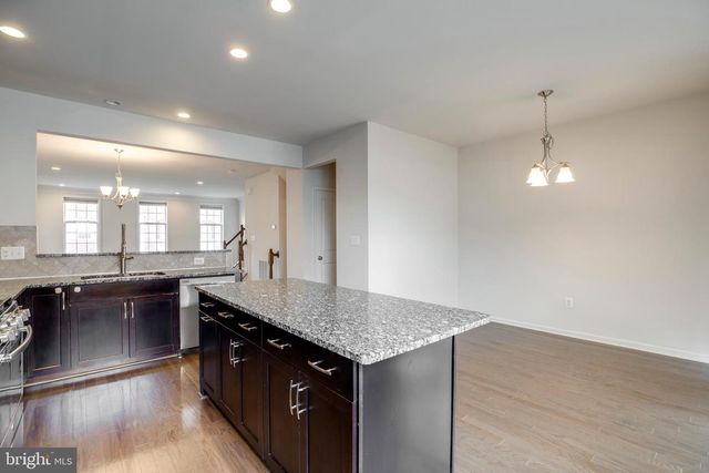 43005 PARIS GAP SQ, Ashburn, VA 20148