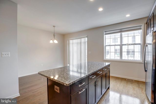43005 PARIS GAP SQ, Ashburn, VA 20148