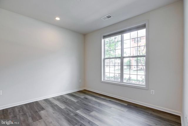 43005 PARIS GAP SQ, Ashburn, VA 20148