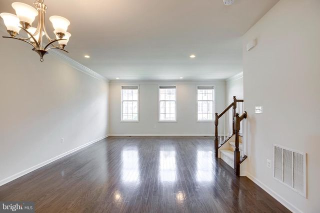 43005 PARIS GAP SQ, Ashburn, VA 20148