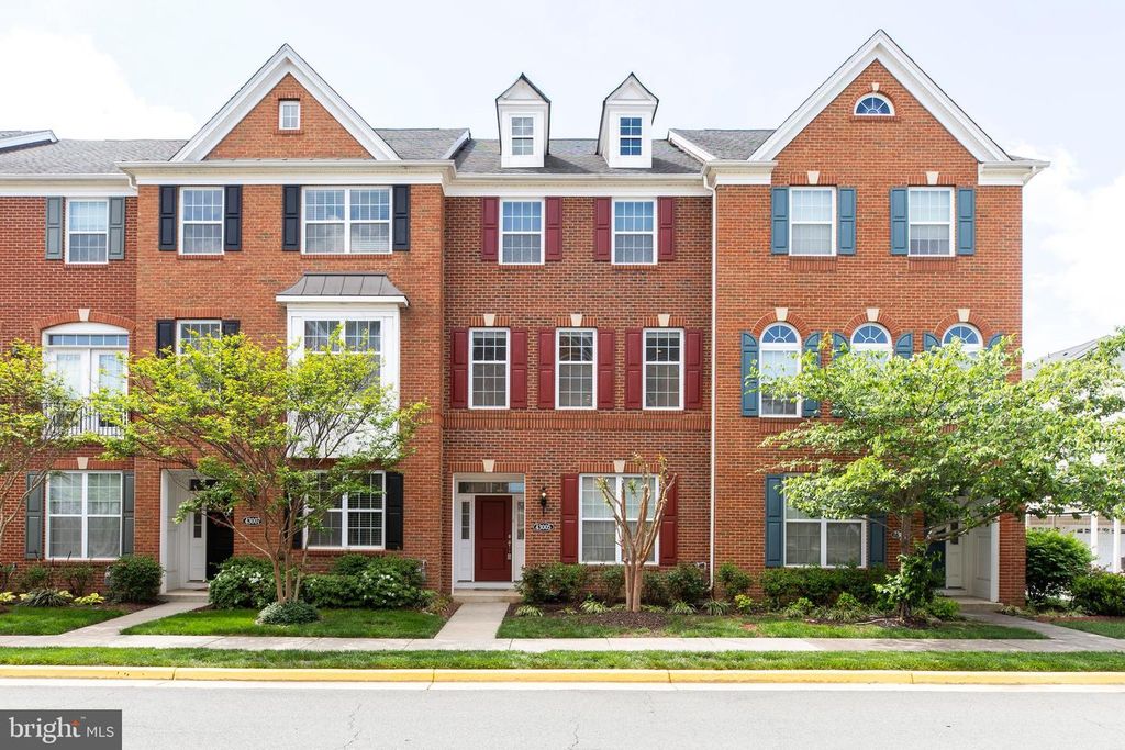 43005 PARIS GAP SQ, Ashburn, VA 20148