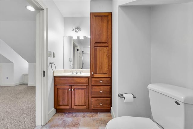 2408 Applewood Drive, South Whitehall Twp, PA 18069
