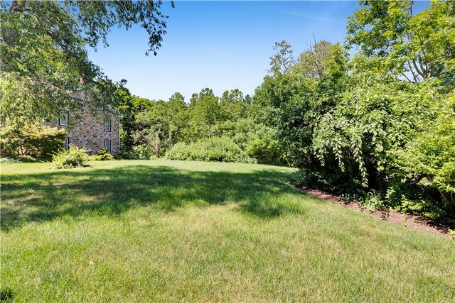 2408 Applewood Drive, South Whitehall Twp, PA 18069