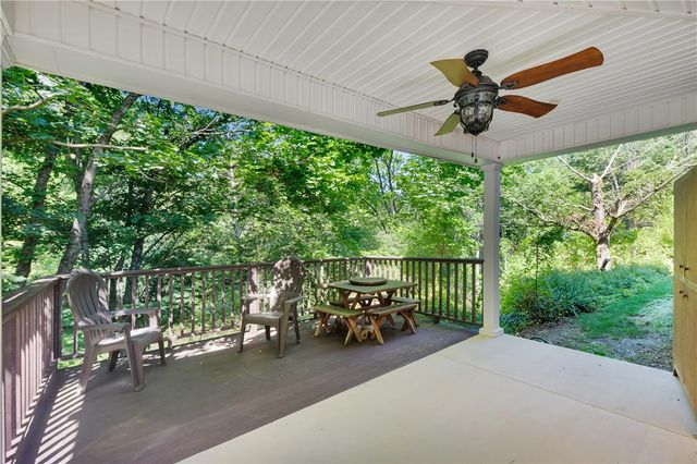2408 Applewood Drive, South Whitehall Twp, PA 18069