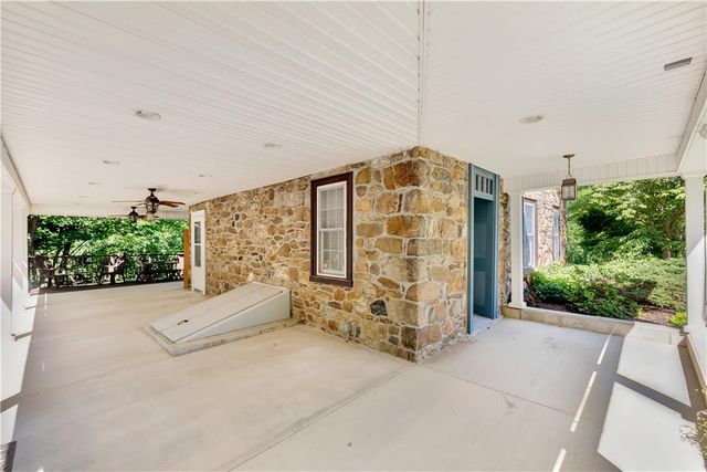 2408 Applewood Drive, South Whitehall Twp, PA 18069