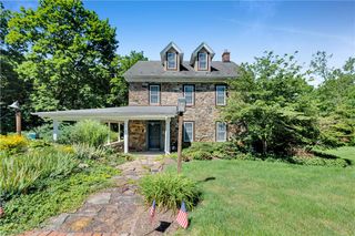 2408 Applewood Drive, South Whitehall Twp, PA 18069