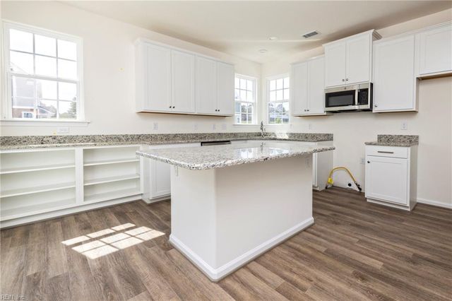 1012 Robinson Rd Apt C, Suffolk, VA 23434