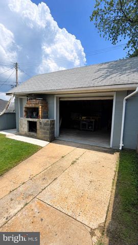 2 RIGHT RUDDER CT, Middle River, MD 21220
