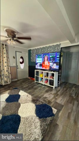 2 RIGHT RUDDER CT, Middle River, MD 21220