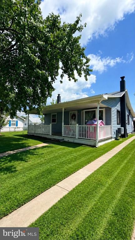 2 RIGHT RUDDER CT, Middle River, MD 21220