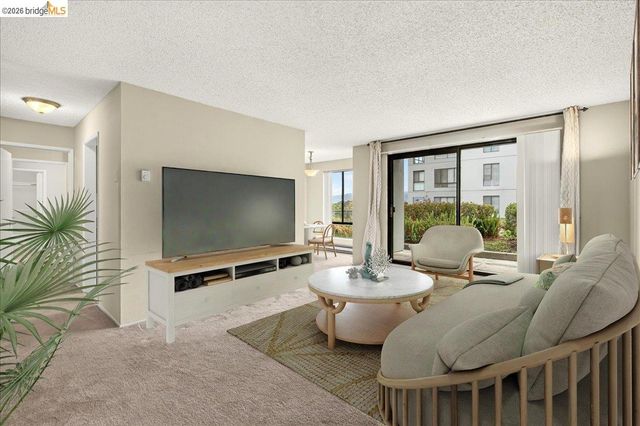 6 Captain Dr 236, Emeryville, CA 94608