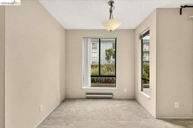 6 Captain Dr 236, Emeryville, CA 94608