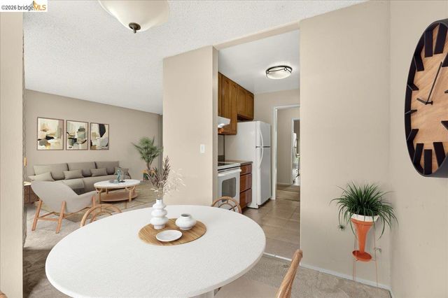 6 Captain Dr 236, Emeryville, CA 94608