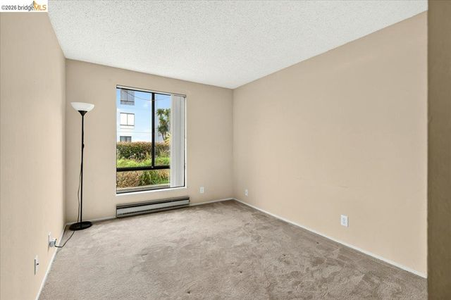 6 Captain Dr 236, Emeryville, CA 94608