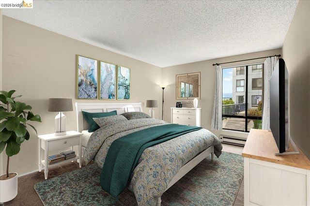 6 Captain Dr 236, Emeryville, CA 94608