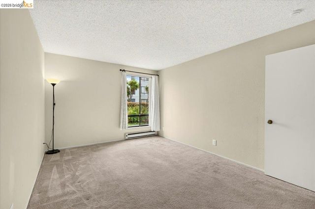 6 Captain Dr 236, Emeryville, CA 94608