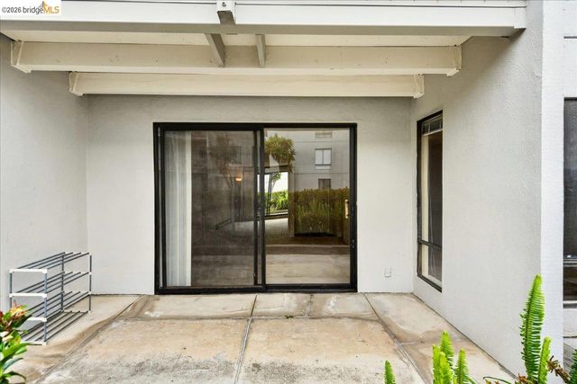 6 Captain Dr 236, Emeryville, CA 94608
