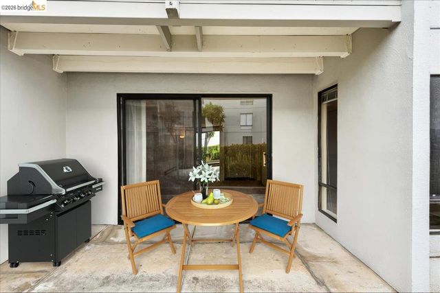 6 Captain Dr 236, Emeryville, CA 94608