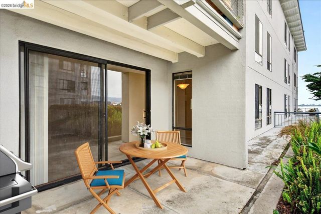 6 Captain Dr 236, Emeryville, CA 94608