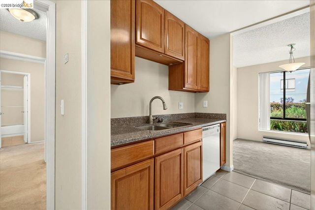 6 Captain Dr 236, Emeryville, CA 94608