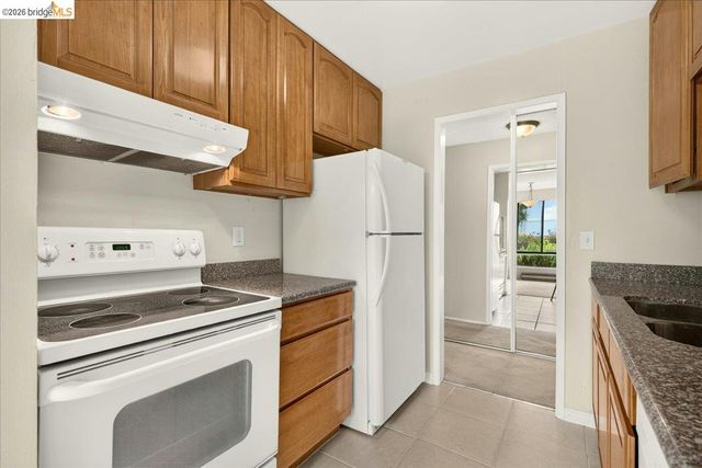 6 Captain Dr 236, Emeryville, CA 94608