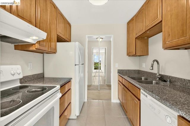 6 Captain Dr 236, Emeryville, CA 94608